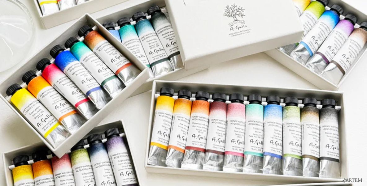 peindre à l'aquarelle des coqs, des sets et des assiettes individuelles